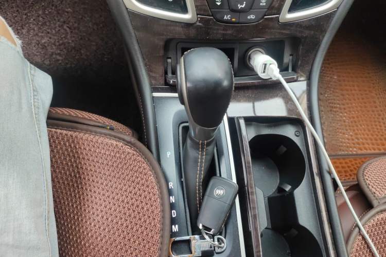 Used Buick LaCrosse 2013 2.4L SIDI Elite Comfort Version Gear Lever