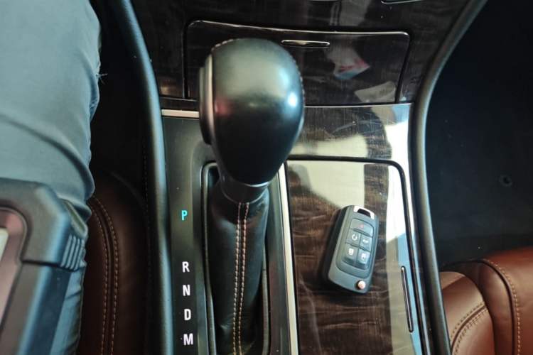 Used Buick LaCrosse 2013 2.4L SIDI Elite Comfort Version Gear Lever