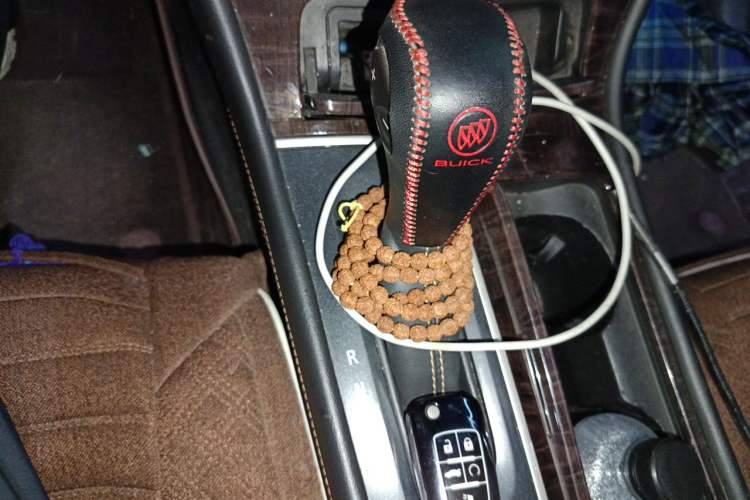 Used Buick LaCrosse 2013 2.4L SIDI Elite Comfort Version Gear Lever