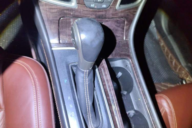 Used Buick LaCrosse 2013 2.4L SIDI Elite Comfort Version Gear Lever