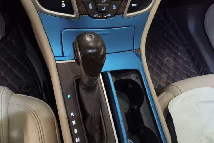 Used Buick LaCrosse 2013 2.4L SIDI Leading Comfort Version Gear Lever