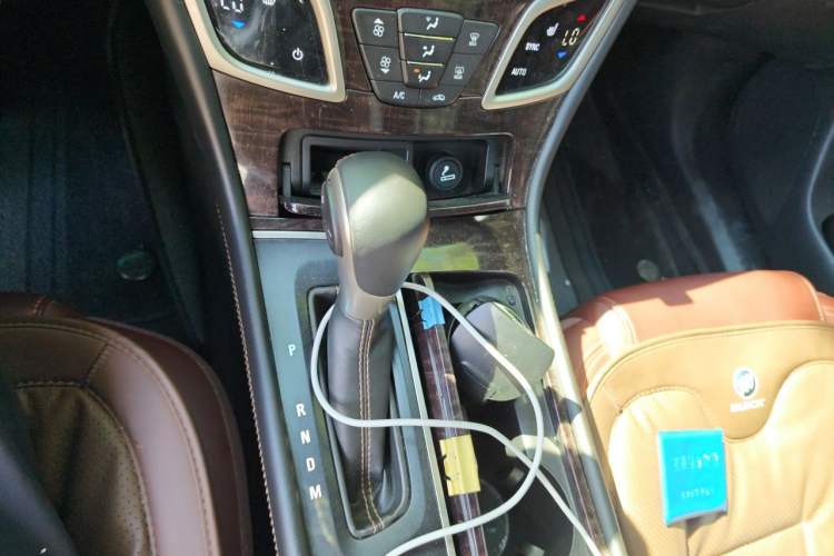 Used Buick LaCrosse 2013 2.4L SIDI Elite Comfort Version Gear Lever