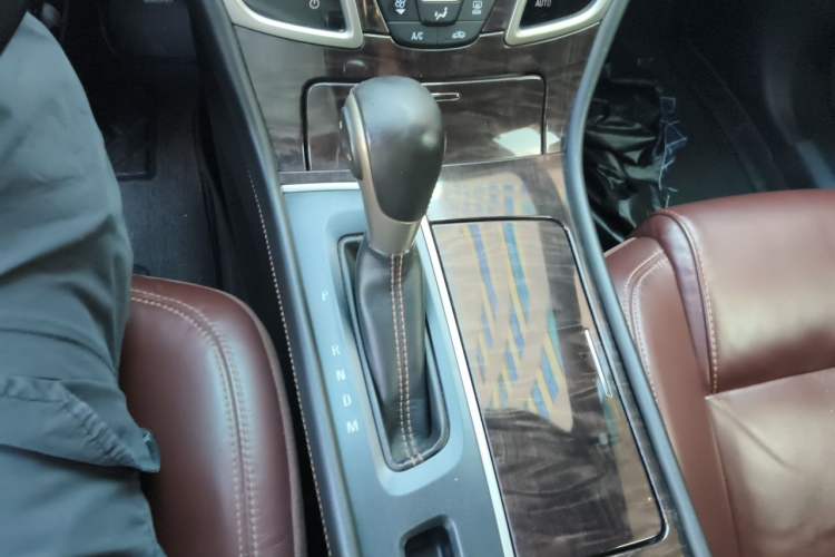 Used Buick LaCrosse 2013 2.4L SIDI Elite Comfort Version Gear Lever