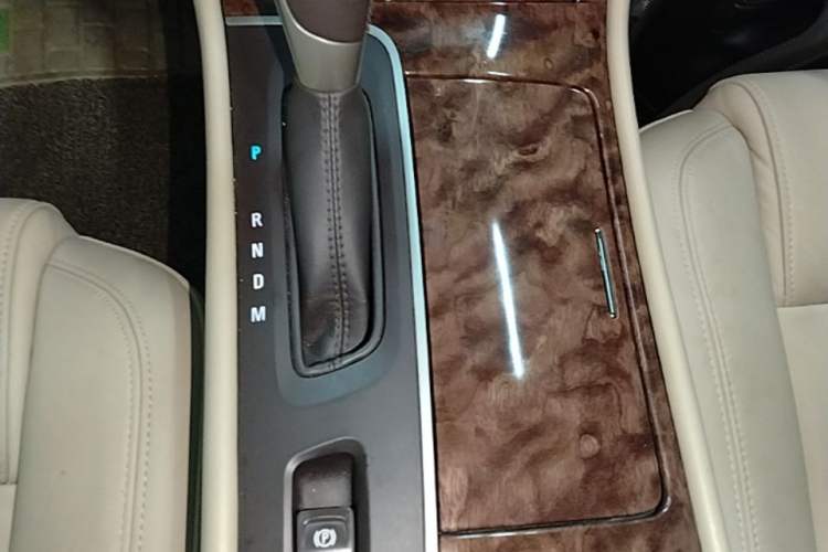 Used Buick LaCrosse 2013 2.4L SIDI Leading Comfort Version Gear Lever