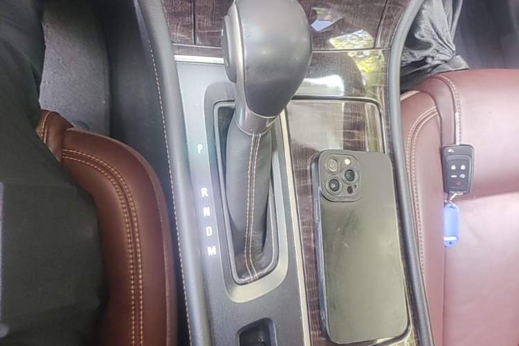Used Buick LaCrosse 2013 2.4L SIDI Elite Comfort Version Gear Lever