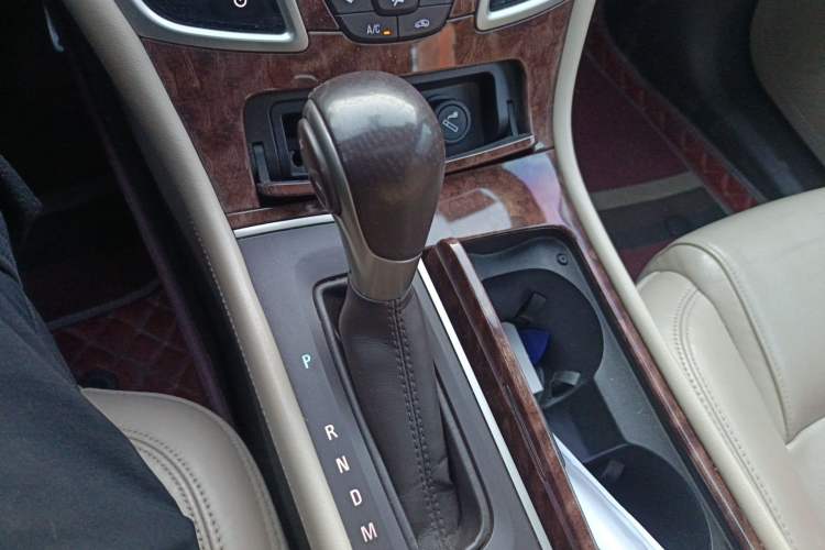 Used Buick LaCrosse 2013 2.4L SIDI Leading Comfort Version Gear Lever