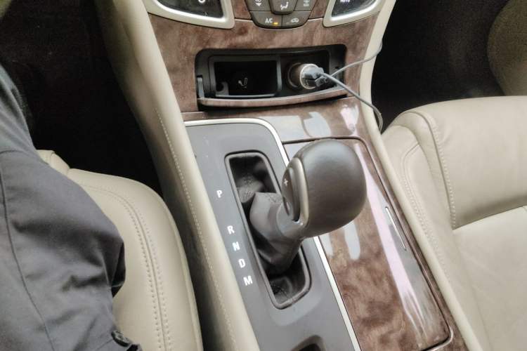 Used Buick LaCrosse 2013 2.4L SIDI Leading Comfort Version Gear Lever