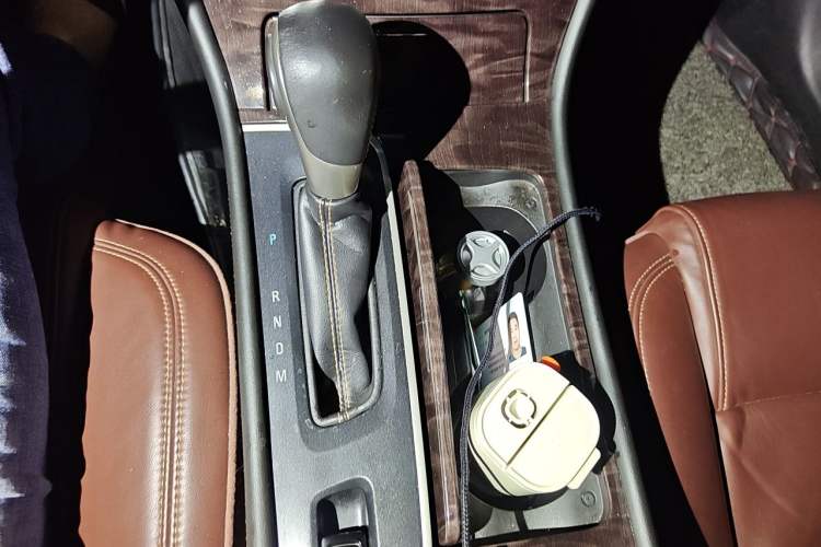 Used Buick LaCrosse 2013 2.4L SIDI Elite Comfort Version Gear Lever
