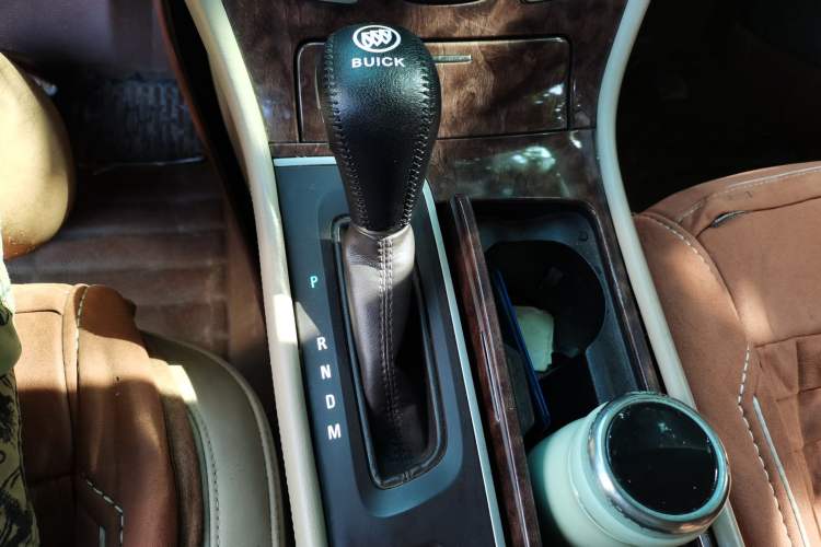 Used Buick LaCrosse 2013 2.4L SIDI Leading Comfort Version Gear Lever