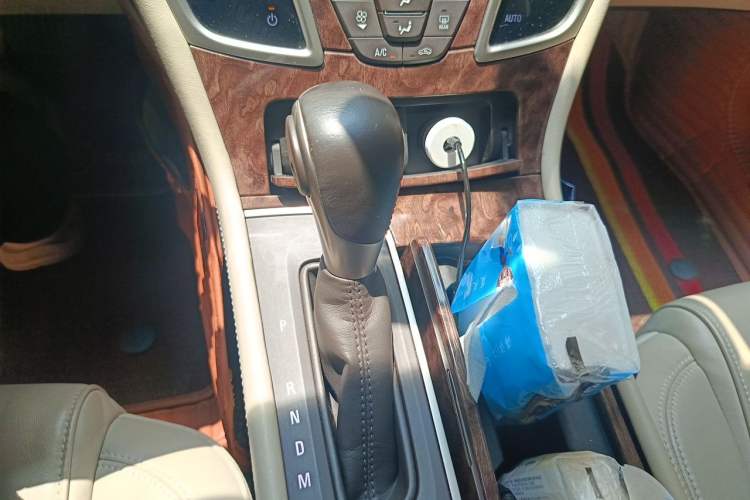 Used Buick LaCrosse 2013 2.4L SIDI Leading Comfort Version Gear Lever
