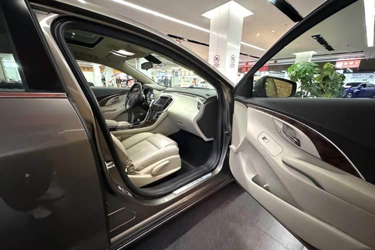Used Buick LaCrosse 2013 2.4L SIDI Leading Comfort Version Interior 12