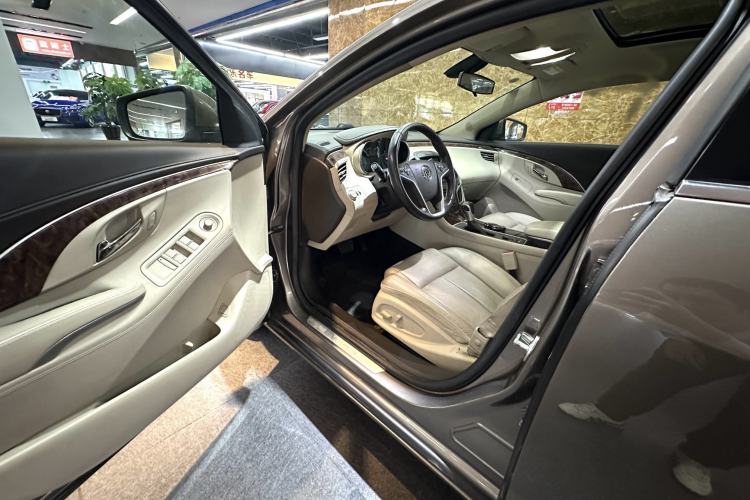 Used Buick LaCrosse 2013 2.4L SIDI Leading Comfort Version Interior 2