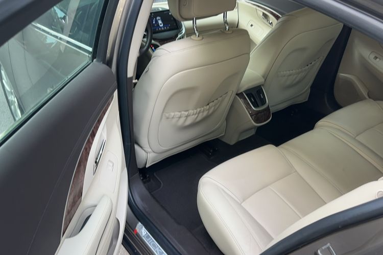 Used Buick LaCrosse 2013 2.4L SIDI Leading Comfort Version Interior 2