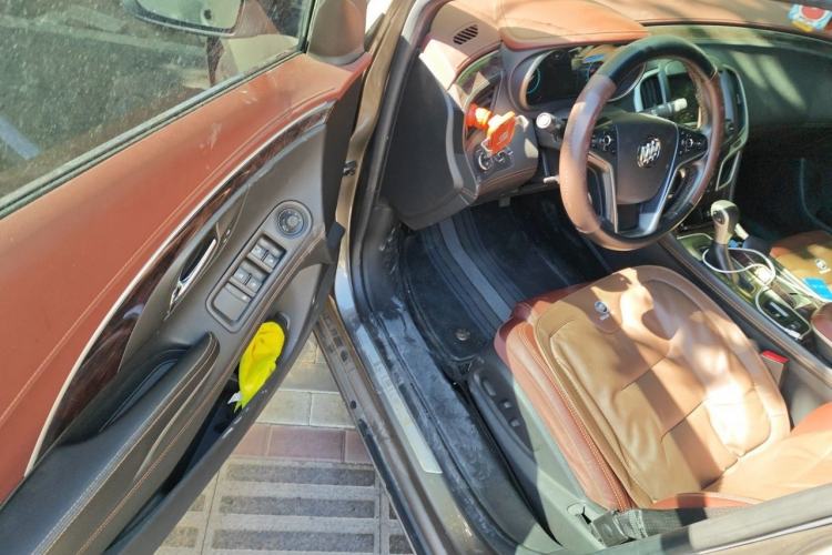 Used Buick LaCrosse 2013 2.4L SIDI Elite Comfort Version Interior 3