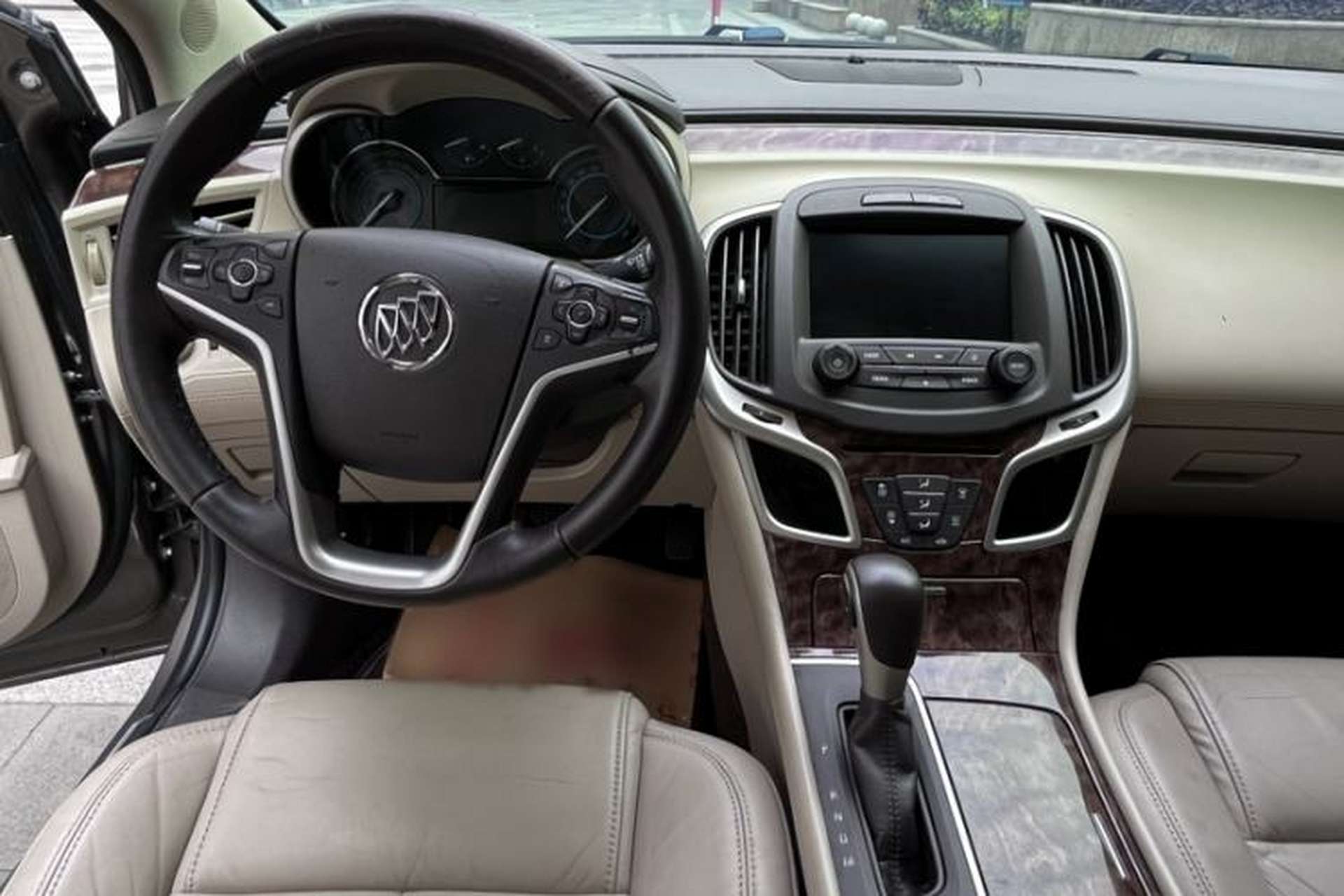 Used Buick LaCrosse 2013 2.4L SIDI Leading Comfort Version Interior 3