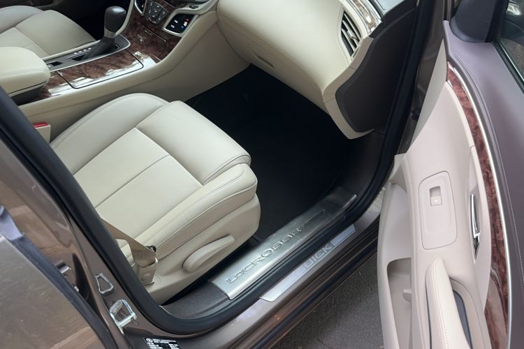 Used Buick LaCrosse 2013 2.4L SIDI Leading Comfort Version Interior 5