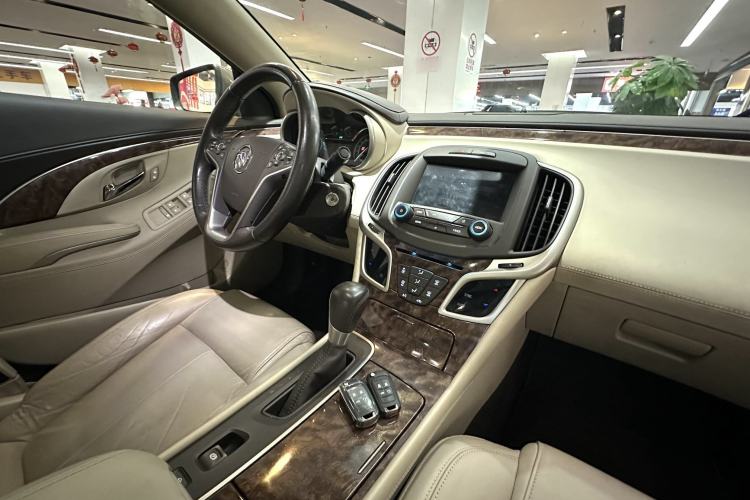 Used Buick LaCrosse 2013 2.4L SIDI Leading Comfort Version Interior 6