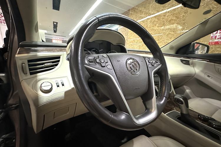 Used Buick LaCrosse 2013 2.4L SIDI Leading Comfort Version Interior 7