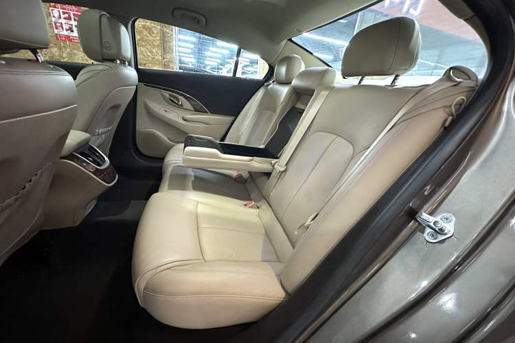 Used Buick LaCrosse 2013 2.4L SIDI Leading Comfort Version Interior 9