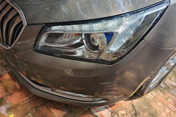 Used Buick LaCrosse 2013 2.4L SIDI Elite Comfort Version Left Front Headlight