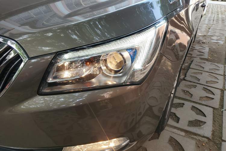 Used Buick LaCrosse 2013 2.4L SIDI Leading Comfort Version Left Front Headlight