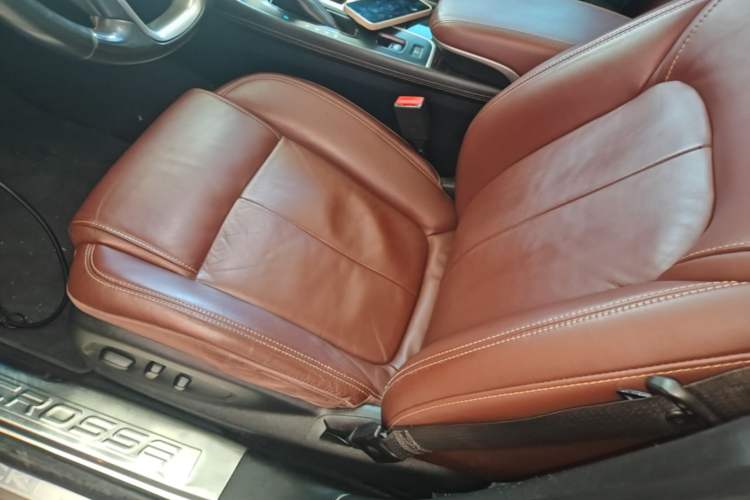 Used Buick LaCrosse 2013 2.4L SIDI Elite Comfort Version Left Front Seat