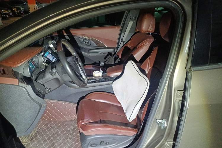 Used Buick LaCrosse 2013 2.4L SIDI Luxury Comfort Edition Left Front Seat