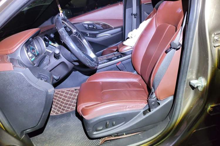 Used Buick LaCrosse 2013 2.4L SIDI Elite Comfort Version Left Front Seat