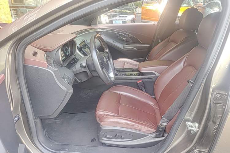 Used Buick LaCrosse 2013 2.4L SIDI Elite Comfort Version Left Front Seat