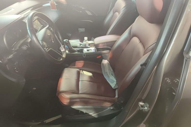 Used Buick LaCrosse 2013 2.4L SIDI Elite Comfort Version Left Front Seat