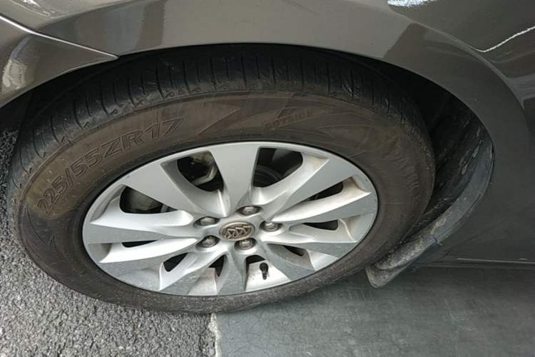 Used Buick LaCrosse 2013 2.4L SIDI Leading Comfort Version Left Front Wheel Hub
