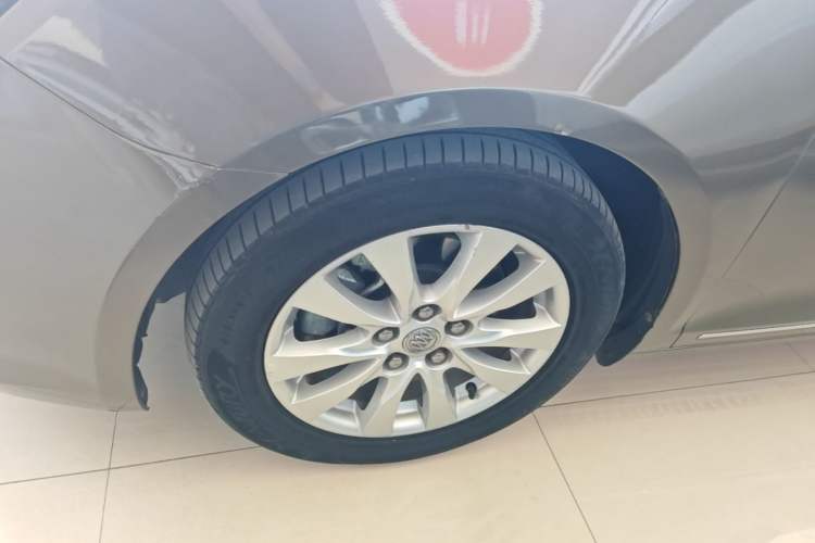 Used Buick LaCrosse 2013 2.4L SIDI Elite Comfort Version Left Front Wheel Hub