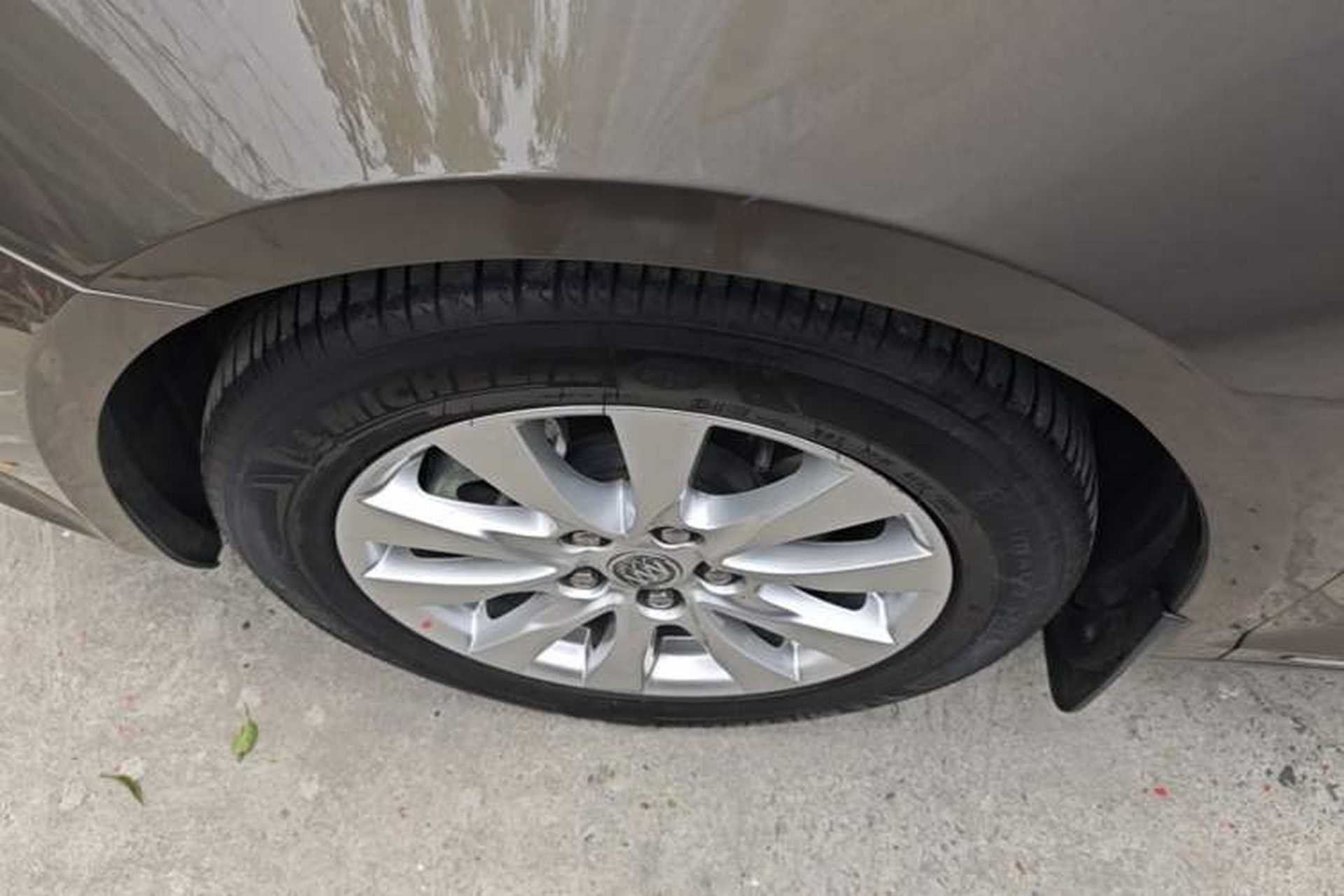 Used Buick LaCrosse 2013 2.4L SIDI Leading Comfort Version Left Front Wheel Hub