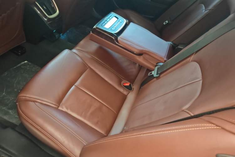 Used Buick LaCrosse 2013 2.4L SIDI Elite Comfort Version Left Rear Seat