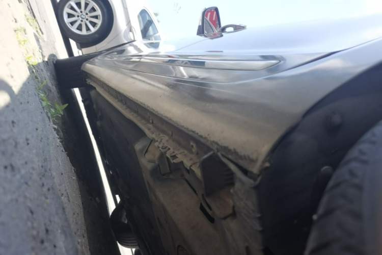 Used Buick LaCrosse 2013 2.4L SIDI Leading Comfort Version Left Side Sill