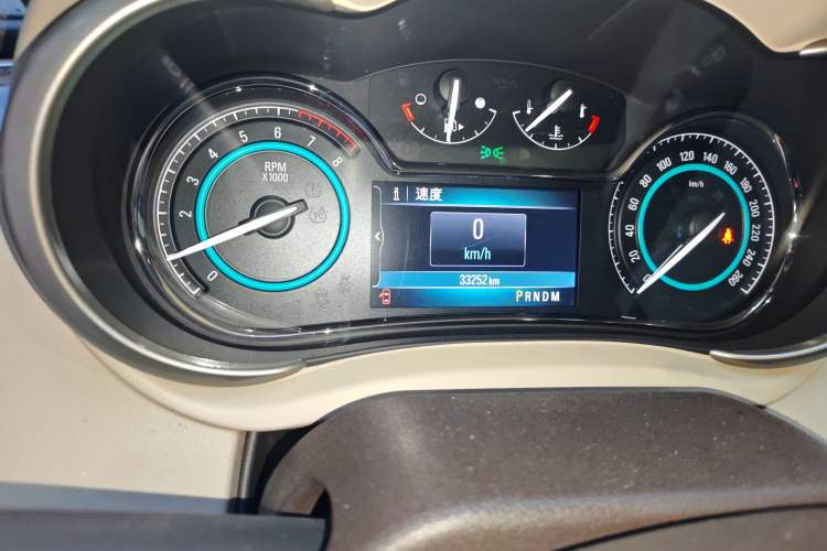Used Buick LaCrosse 2013 2.4L SIDI Leading Comfort Version Odometer Close Up