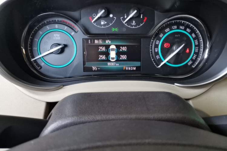 Used Buick LaCrosse 2013 2.4L SIDI Leading Comfort Version Odometer Close Up