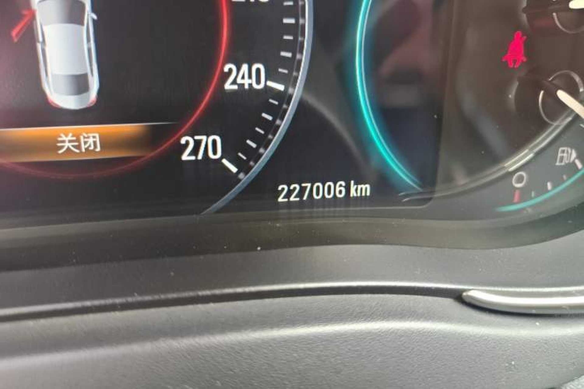 Used Buick LaCrosse 2013 2.4L SIDI Luxury Comfort Edition Odometer Close Up