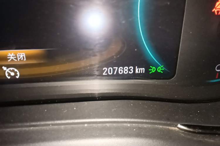 Used Buick LaCrosse 2013 2.4L SIDI Luxury Comfort Edition Odometer Close Up