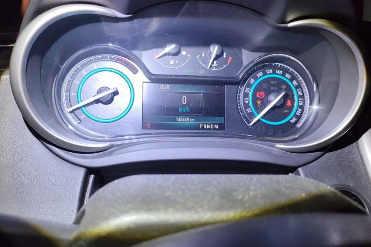 Used Buick LaCrosse 2013 2.4L SIDI Elite Comfort Version Odometer Close Up