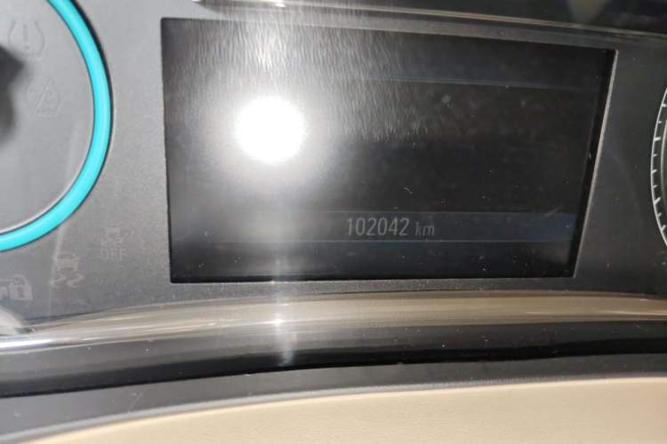 Used Buick LaCrosse 2013 2.4L SIDI Leading Comfort Version Odometer Close Up
