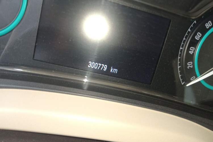 Used Buick LaCrosse 2013 2.4L SIDI Elite Comfort Version Odometer Close Up