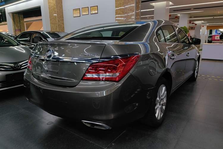Used Buick LaCrosse 2013 2.4L SIDI Leading Comfort Version Rear Right 45 Deg