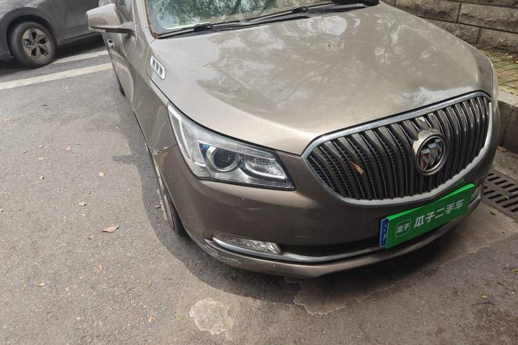 Used Buick LaCrosse 2013 2.4L SIDI Elite Comfort Version Right Front Headlight