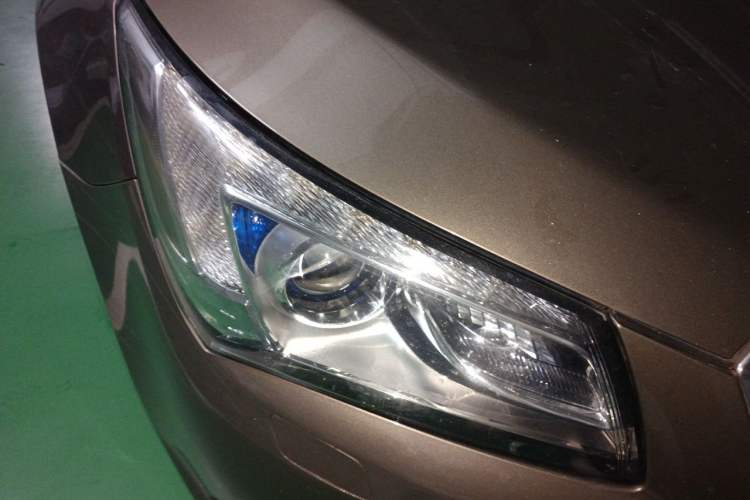 Used Buick LaCrosse 2013 2.4L SIDI Elite Comfort Version Right Front Headlight