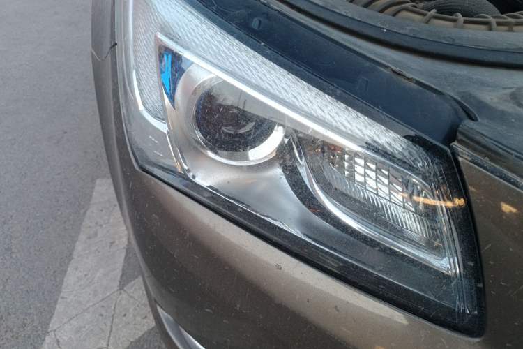 Used Buick LaCrosse 2013 2.4L SIDI Leading Comfort Version Right Front Headlight
