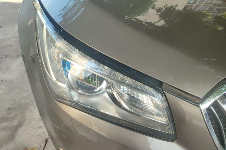 Used Buick LaCrosse 2013 2.4L SIDI Elite Comfort Version Right Front Headlight