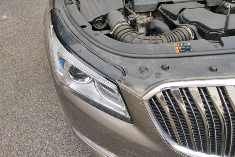 Used Buick LaCrosse 2013 2.4L SIDI Leading Comfort Version Right Front Headlight