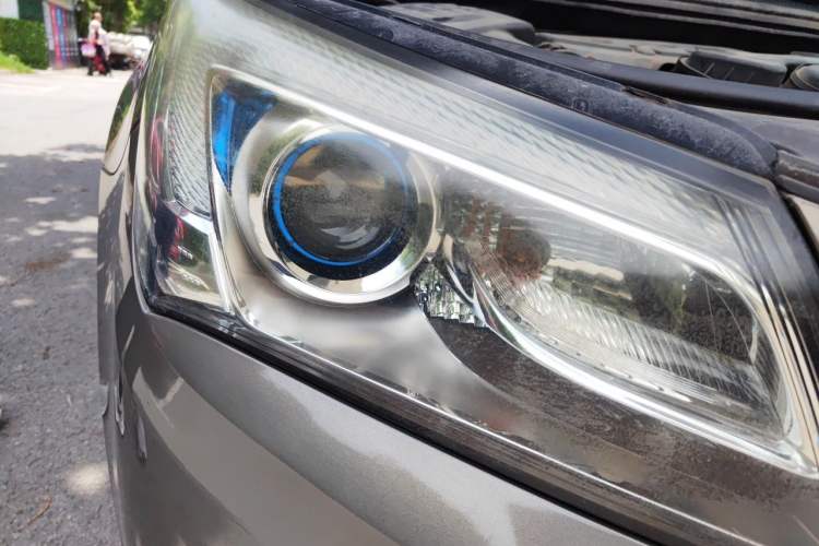 Used Buick LaCrosse 2013 2.4L SIDI Leading Comfort Version Right Front Headlight