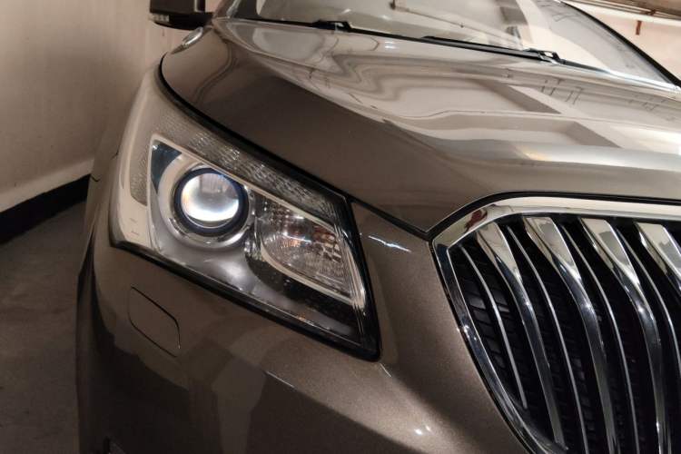 Used Buick LaCrosse 2013 2.0T SIDI Technology Version Right Front Headlight